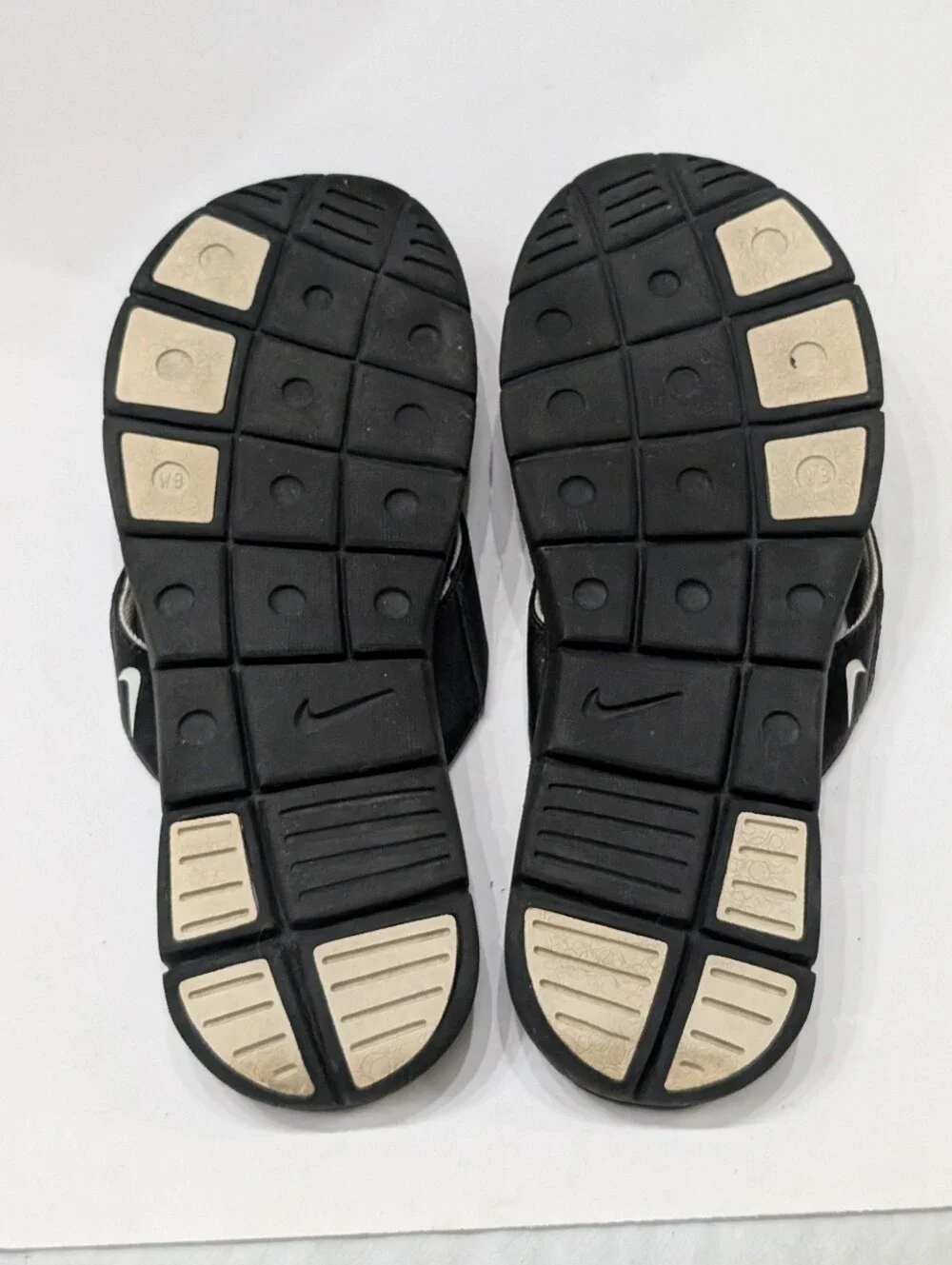 Nike Women's 8 Comfort Footbed Black White Flip Flop Thong Sandals 354925-011